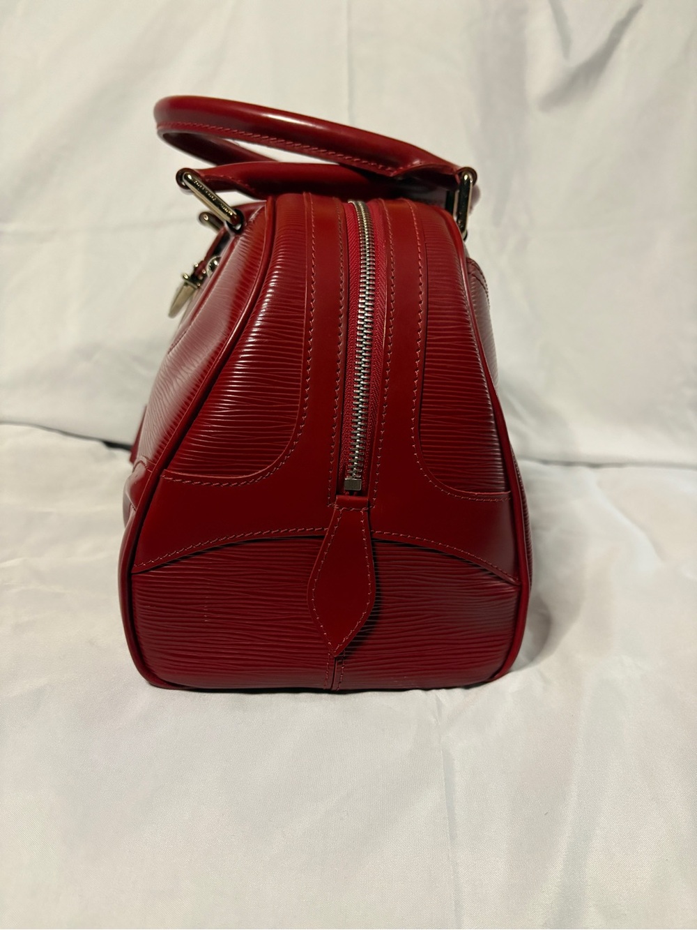 β¨ Authentic Louis Vuitton Bowling Montaigne GM β Epi Leather in Red/Carmine - Picture 5 of 17